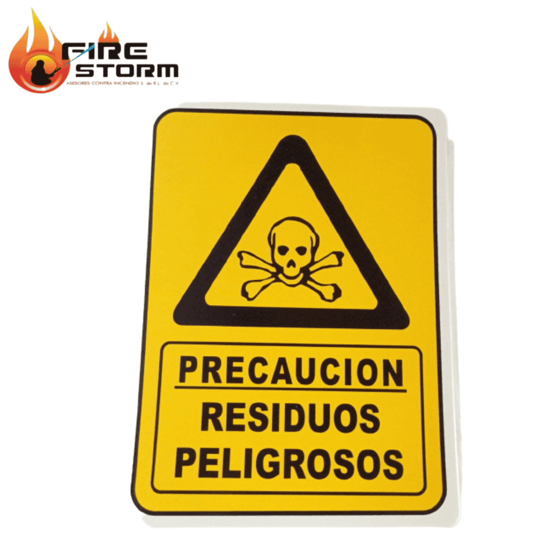 Letreros de riesgo y obligación en estireno Fire Storm