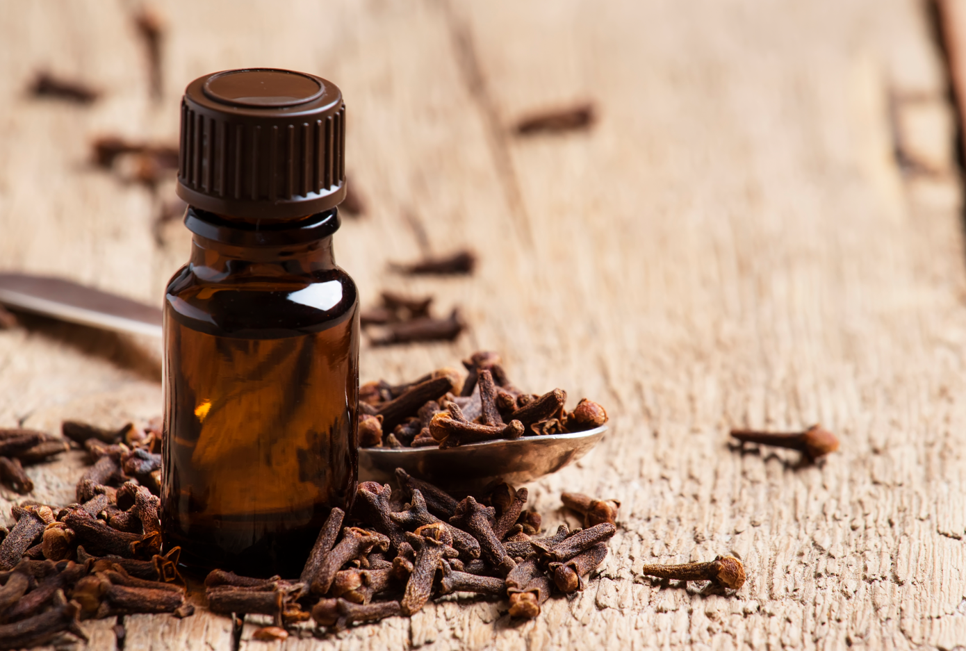 Aceites esenciales de especias de clavo - 1