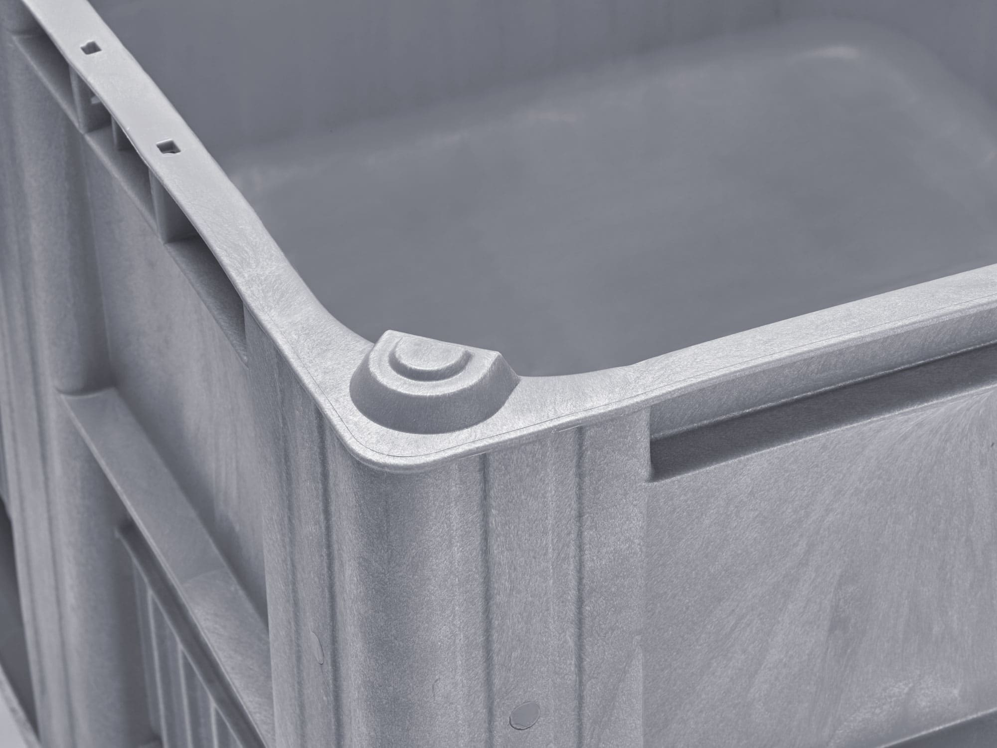 CB3 integrated locking corners