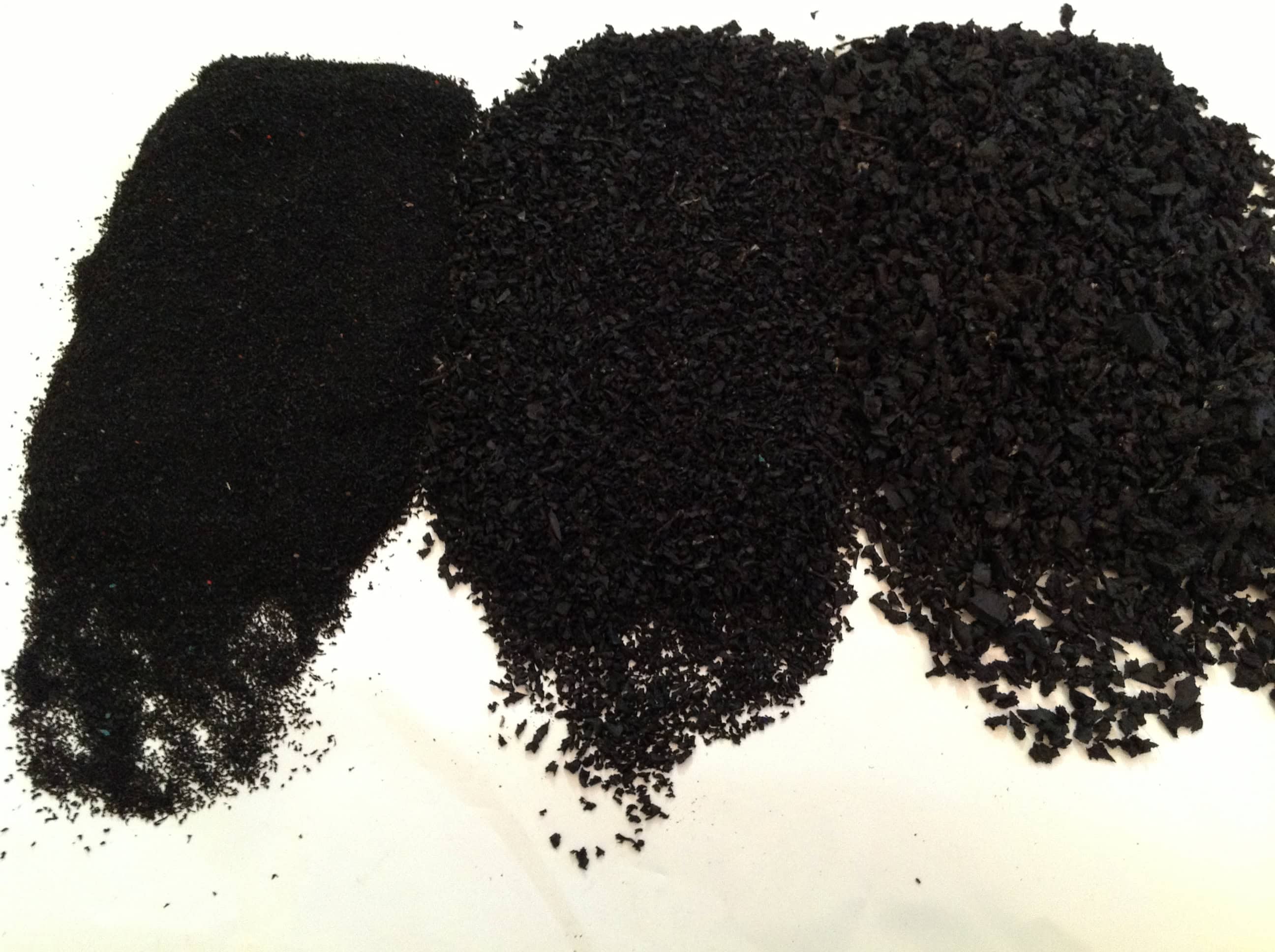 Hule de llanta triturado