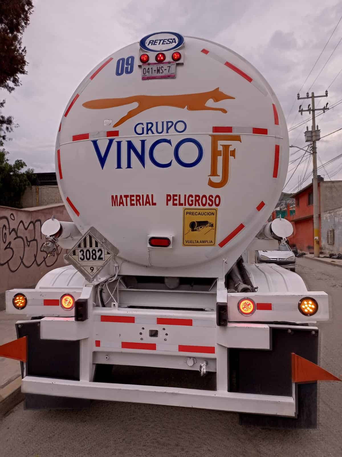 Autotanques de acero inoxidable  para residuos peligroso y no peligrosos 