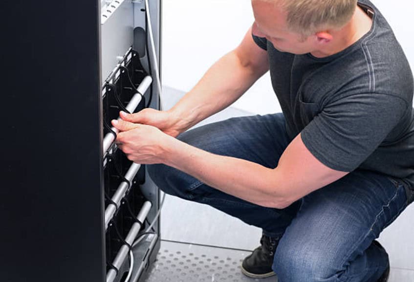 Mantenimiento de UPS y reparación Jheta - 4