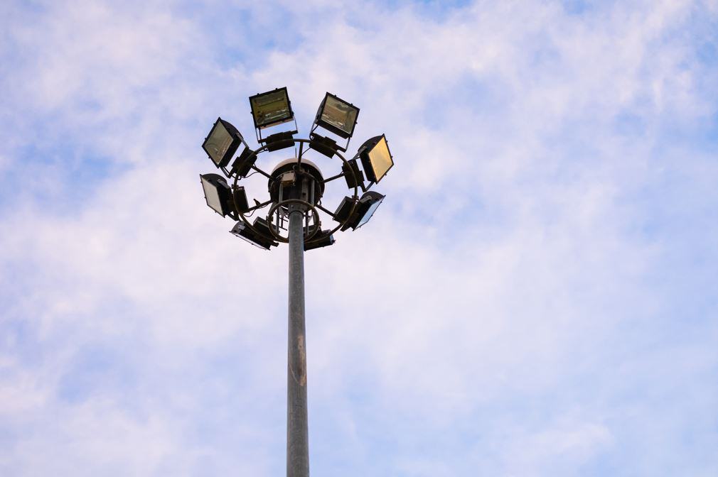 Postes tipo high mast electromecánicos para iluminación - 3