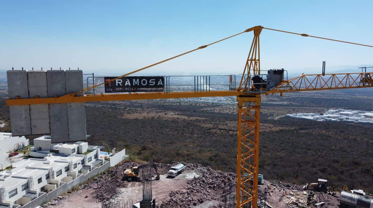 Grúas verticales en renta para construcción