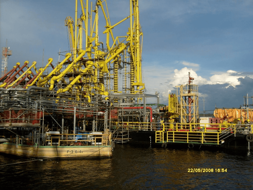 Brazos de carga para terminales de combustibles y químicos - 1