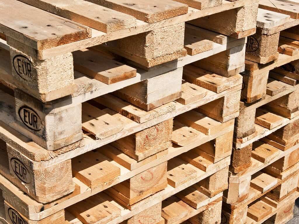 Tarima de madera de primera calidad medida europea