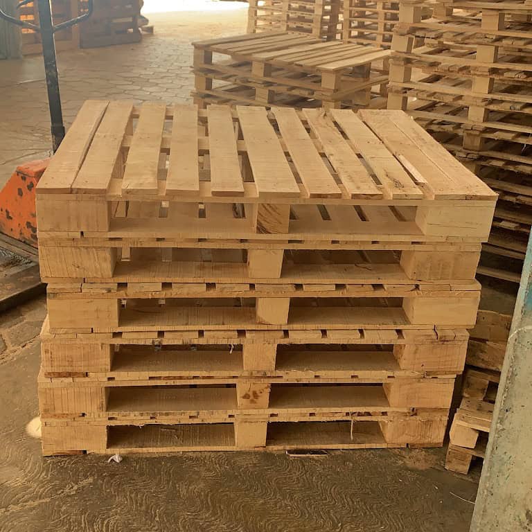 Tarimas de madera tipo Chep personalizadas