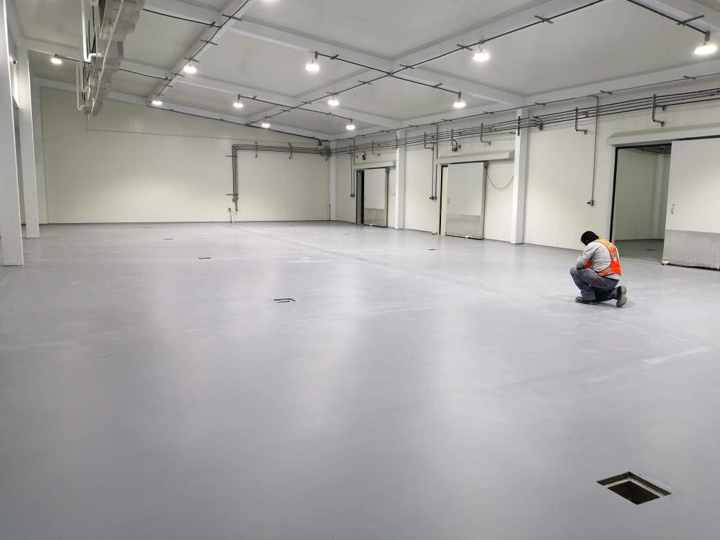 Epoxicos antiderrapantes para la protección de pisos industriales de concreto2