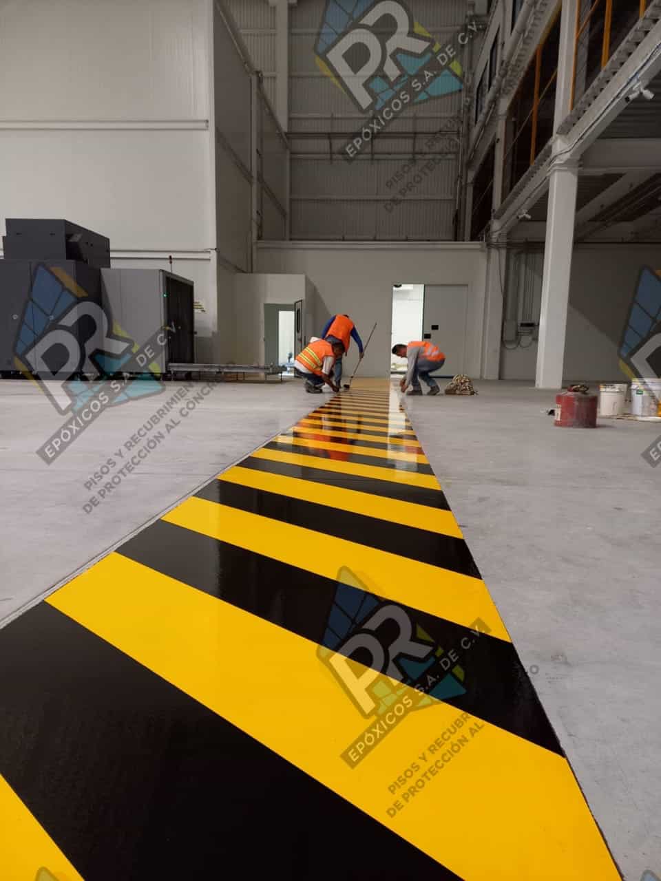 Franjas de señalización para tránsito peatonal, vehicular y delimitación de áreas