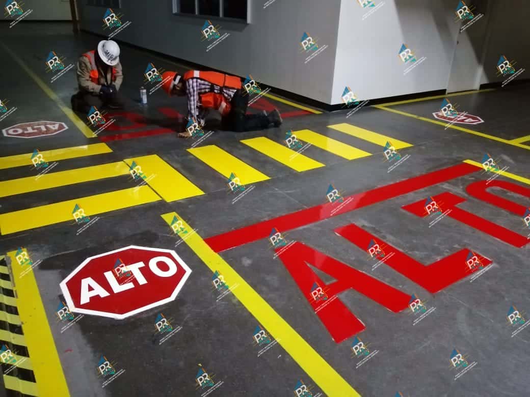 Franjas de señalización para tránsito peatonal, vehicular y delimitación de áreas3