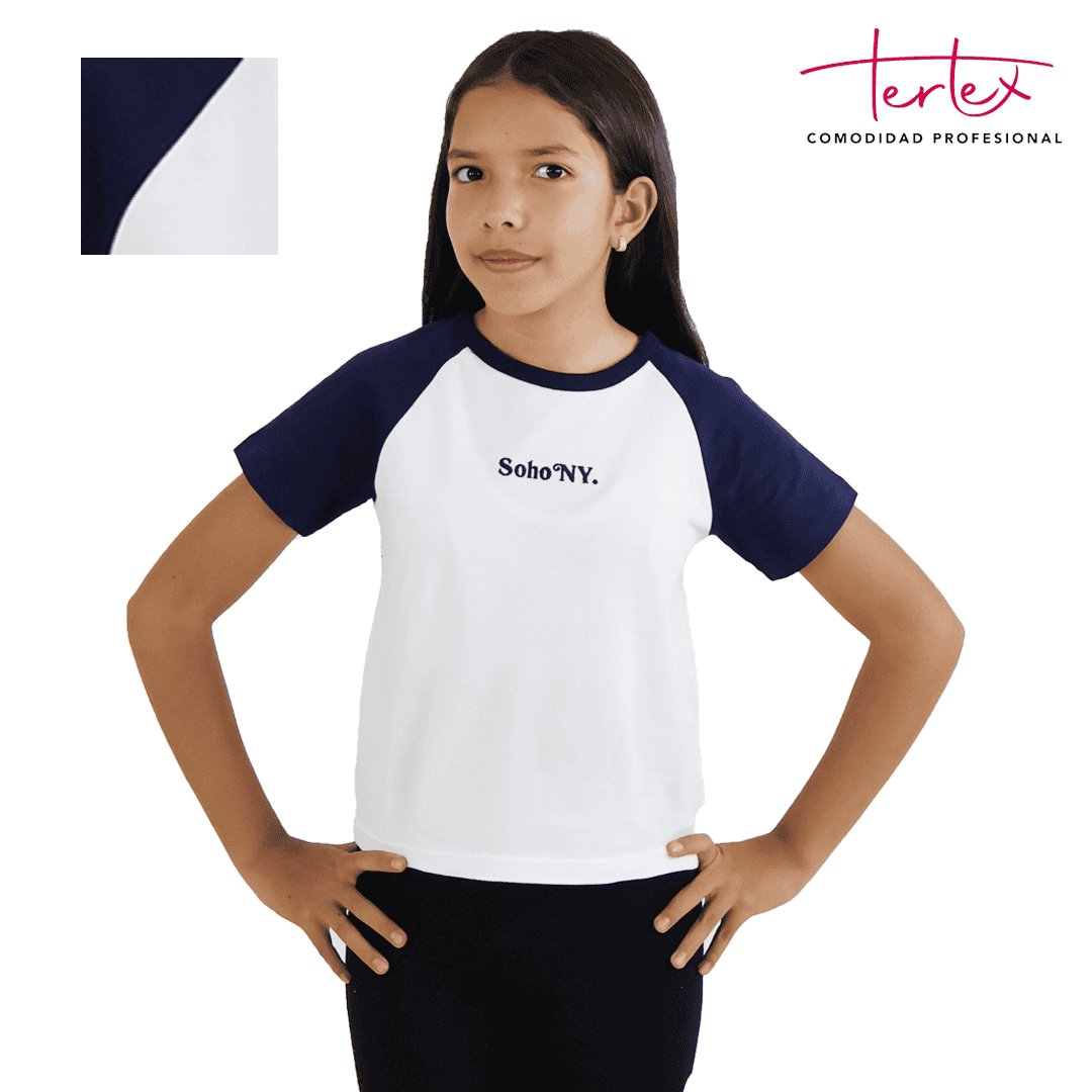 Playeras para niña con estampado tipográfico