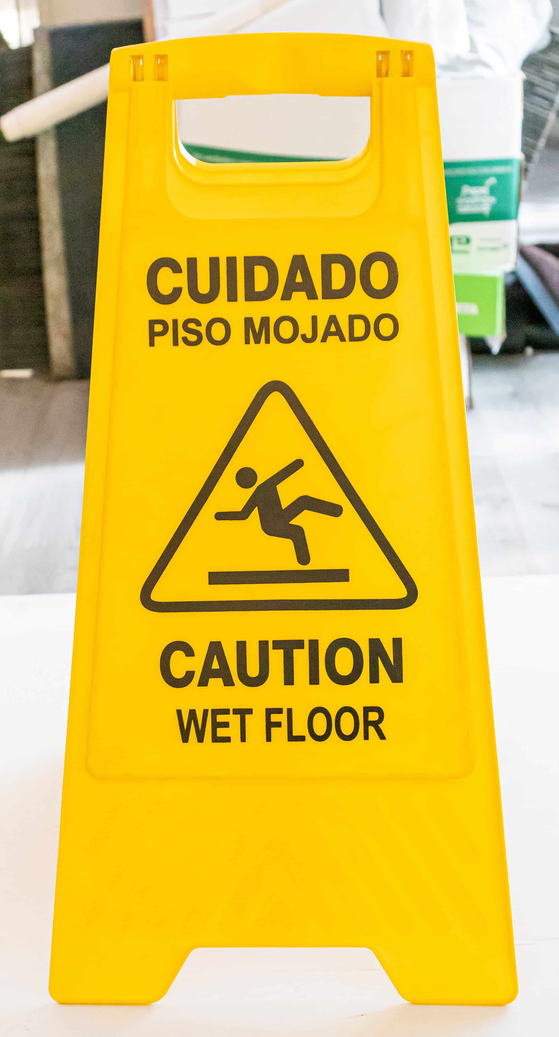 Señalamientos piso mojado Unimat de México - 3