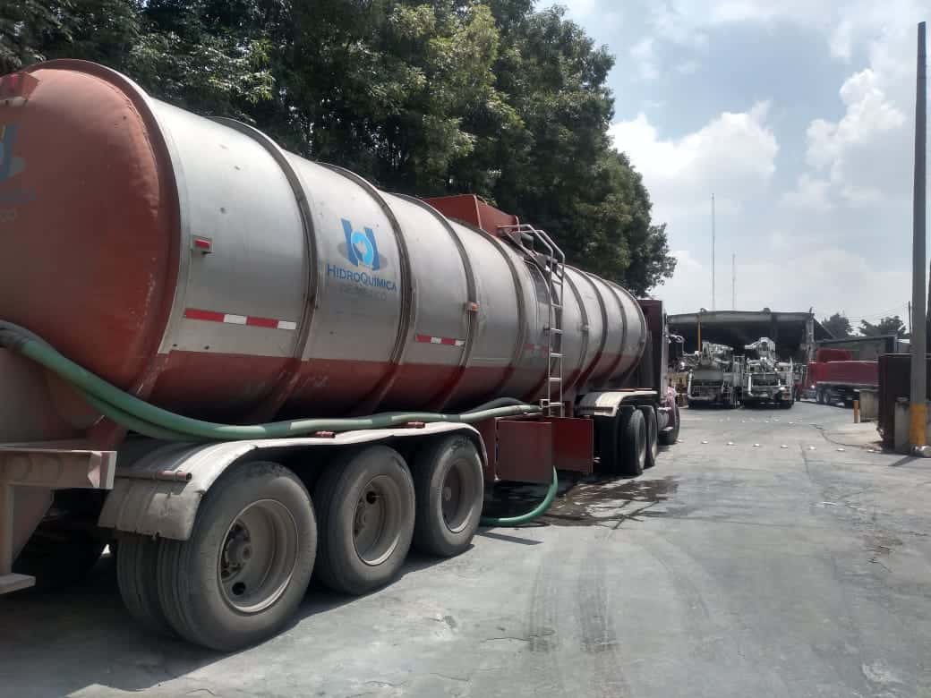 Agua potable en pipas de 40,000 litros Hidroquimica de Mexico 2