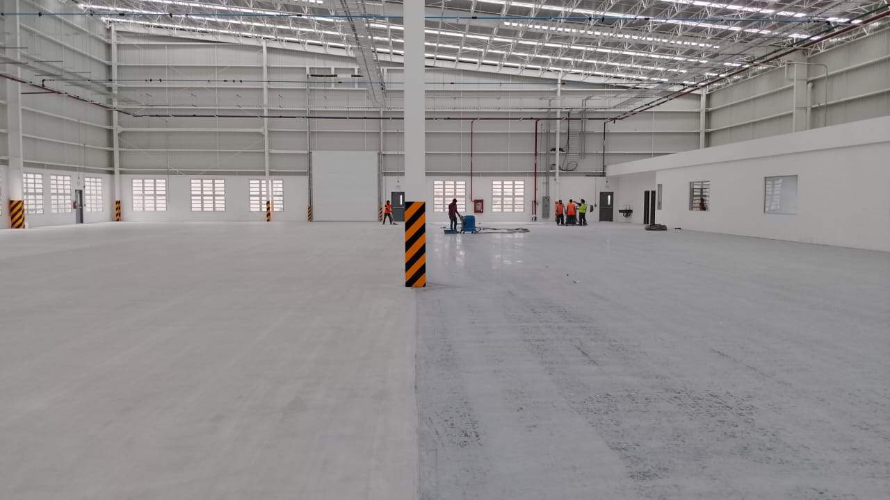 Limpieza de pisos en naves industriales SICMAA Epoxicos
