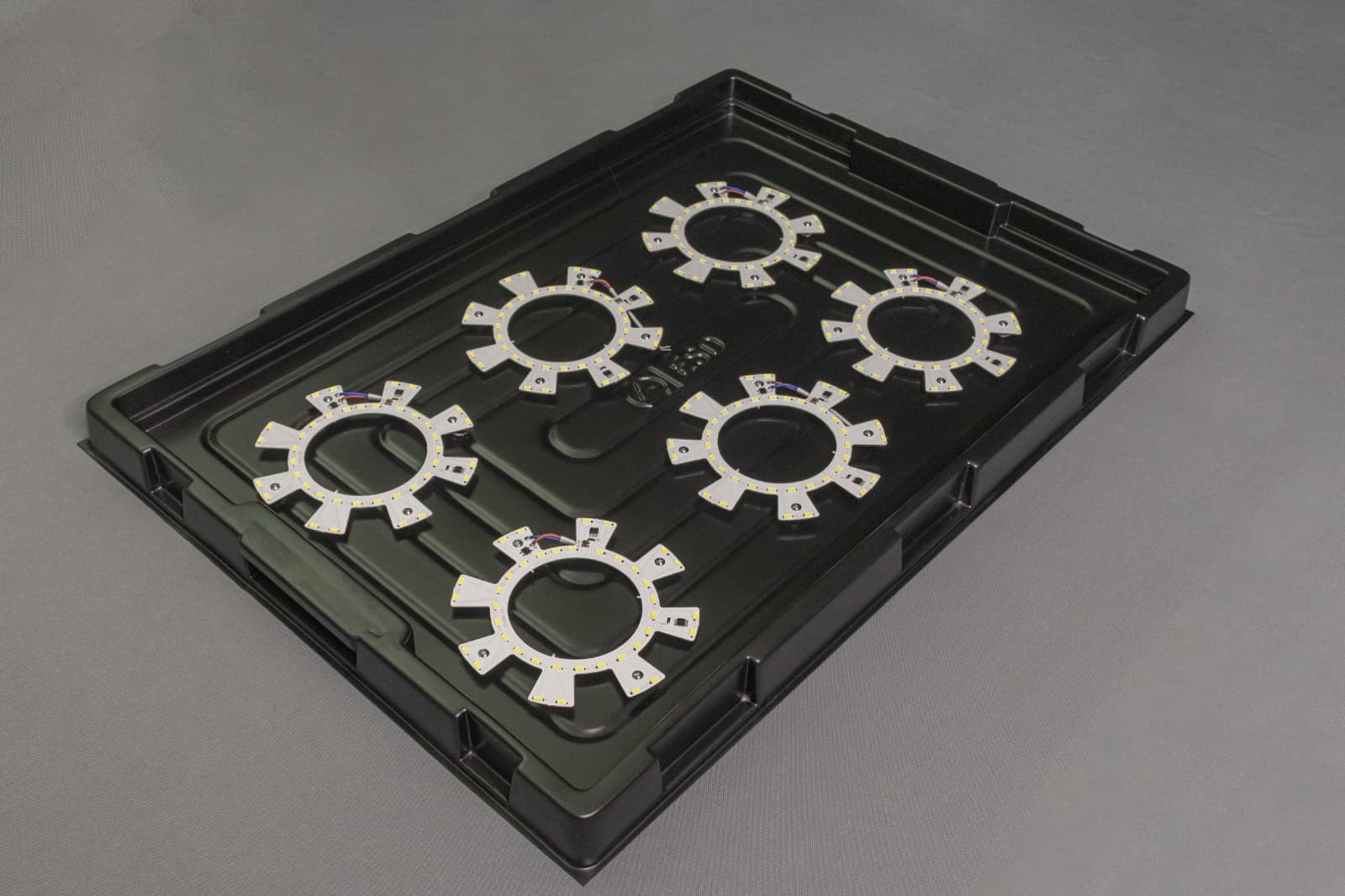 charolas-termoformadas-para-transporte-de-piezas-3