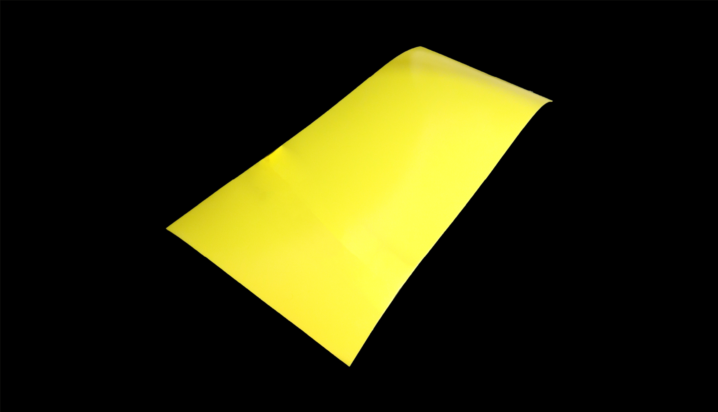 Extrusión de películas de polietileno a color para publicidad