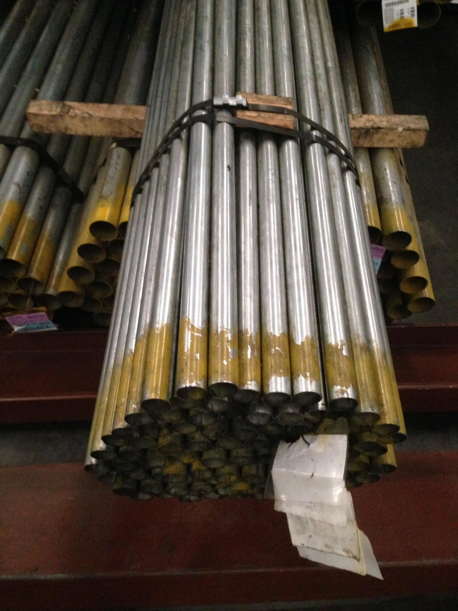Tuberia estructural de acero de segunda  y primera galvanizada y negra 