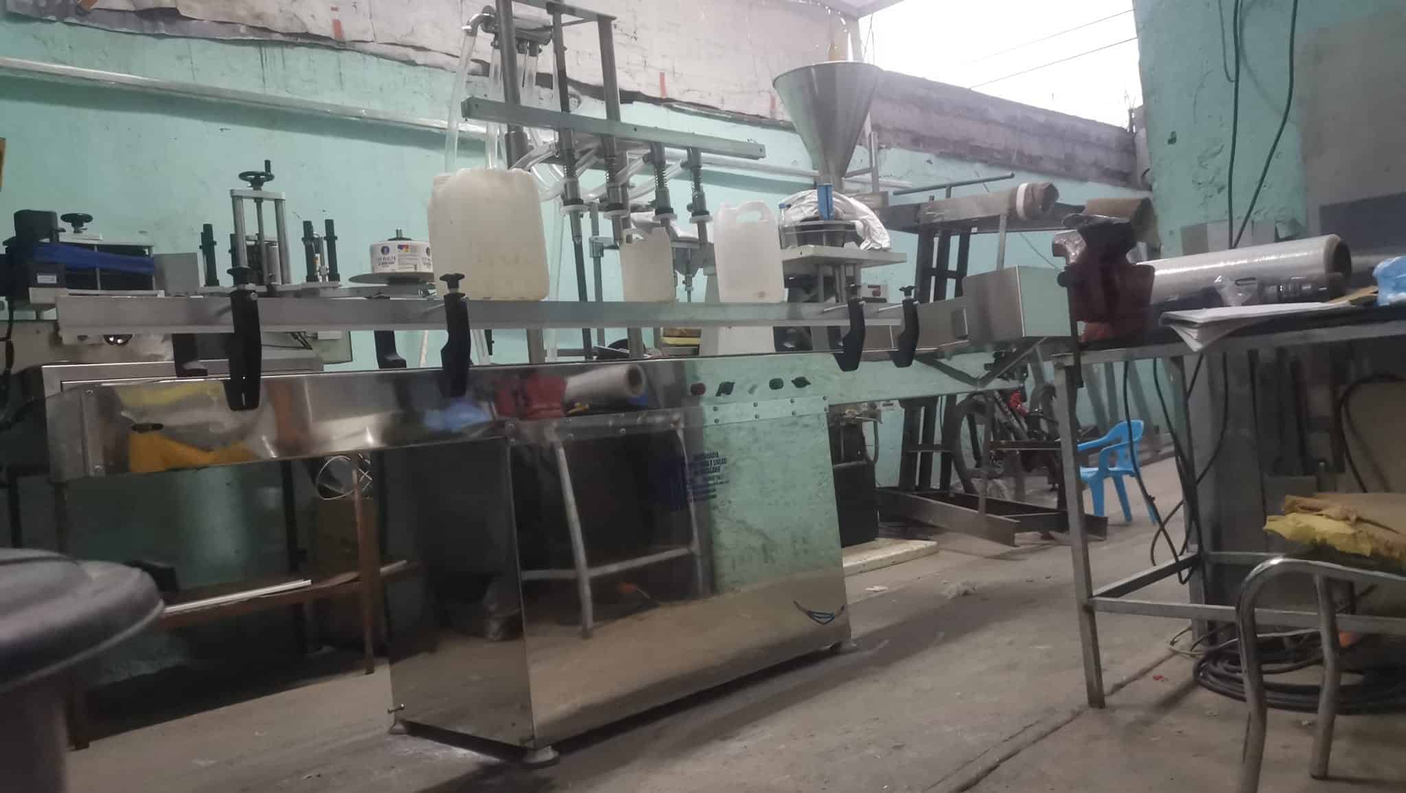 Fabricación de maquinas envasadoras en acero inoxidable