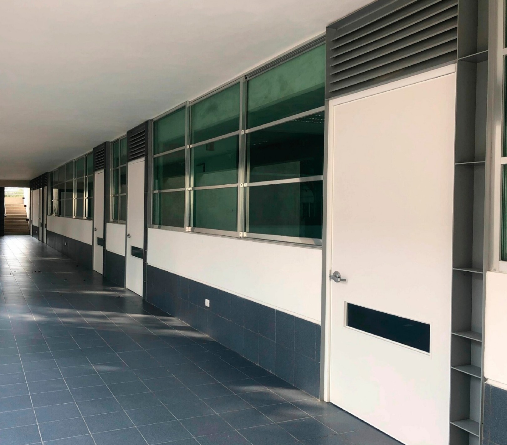 PUERTAS ESCOLARES
