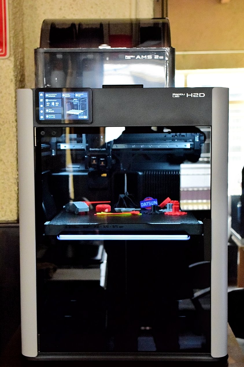 Impresion en 3d con capacidad de 255 x 255 mm.