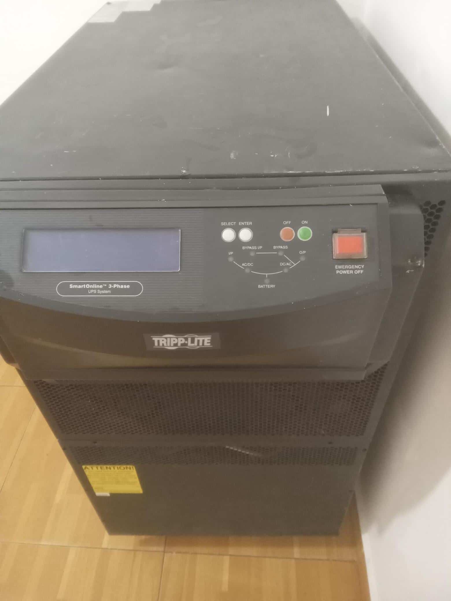 Renta UPS Trifasico Tripp lite 20 KVAS