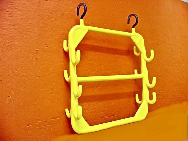 Racks con recubrimiento de plastisol Fegam coatings Apodaca