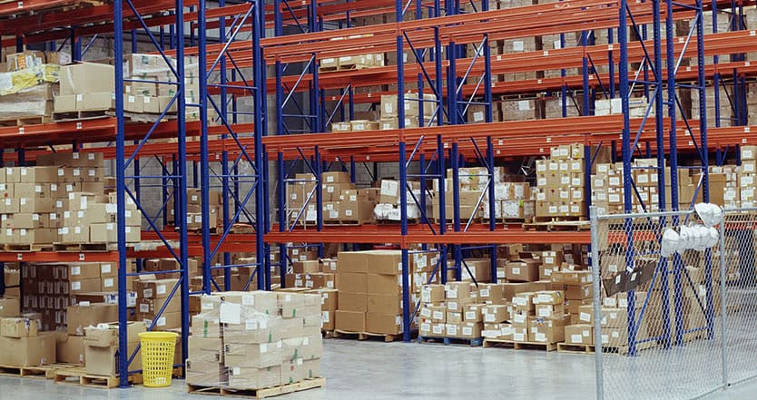 Rack selectivo diseñado para almacenar productos de gran variedad y para cualquier tipo de carga manejada sobre tarimas