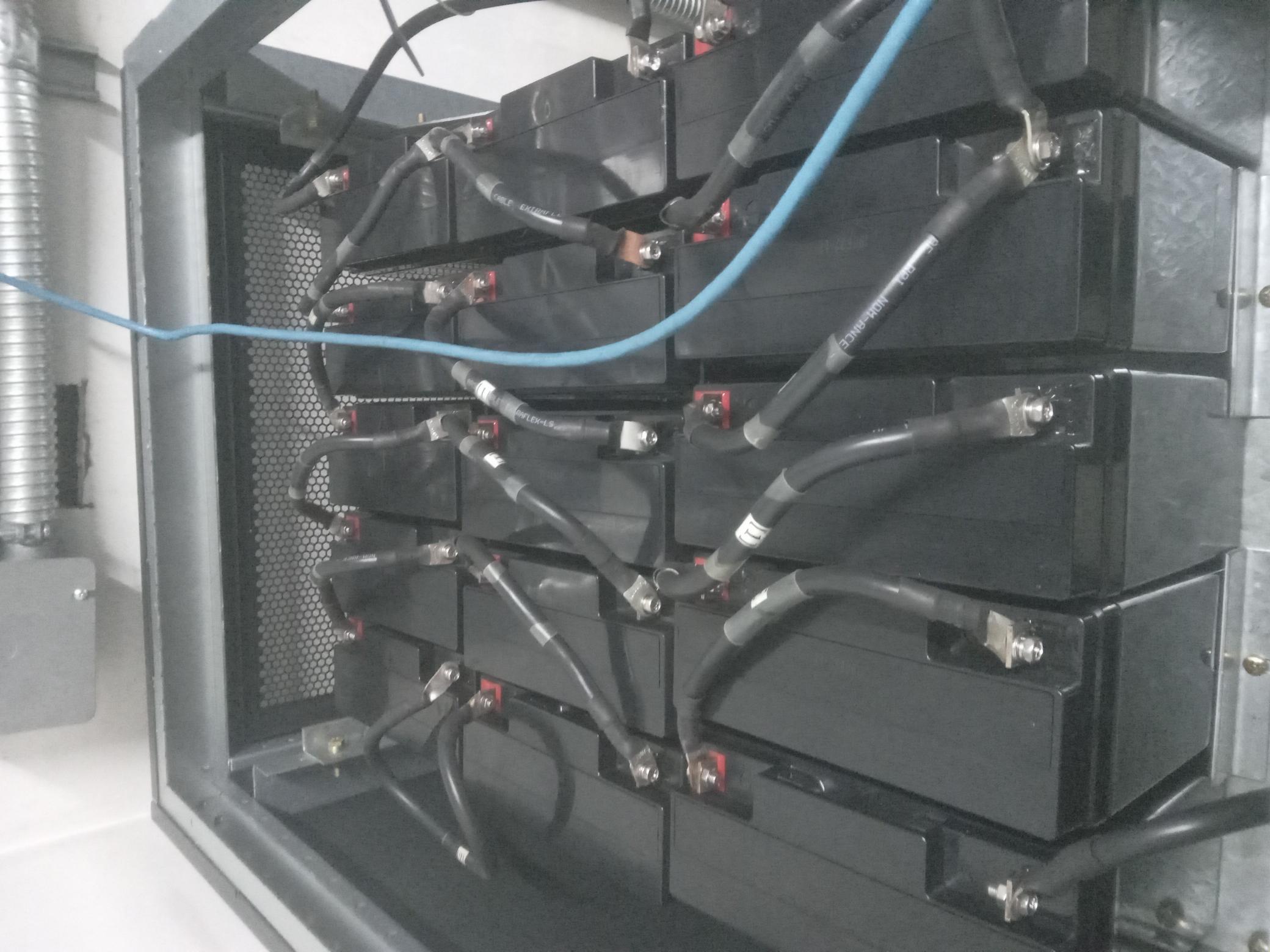 Cambio de Baterias Equipo UPS Liebert 30 KVAS