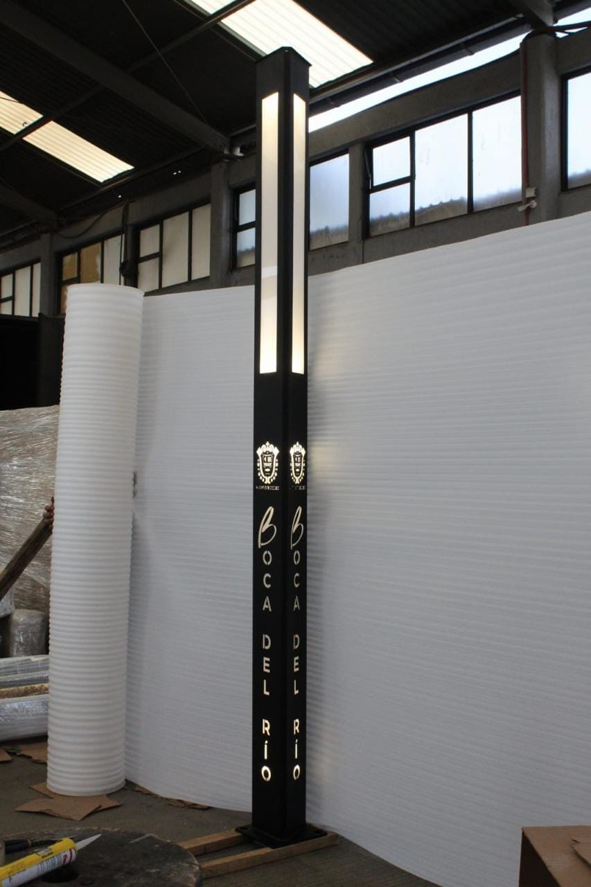 Bolardos modernos con luz led