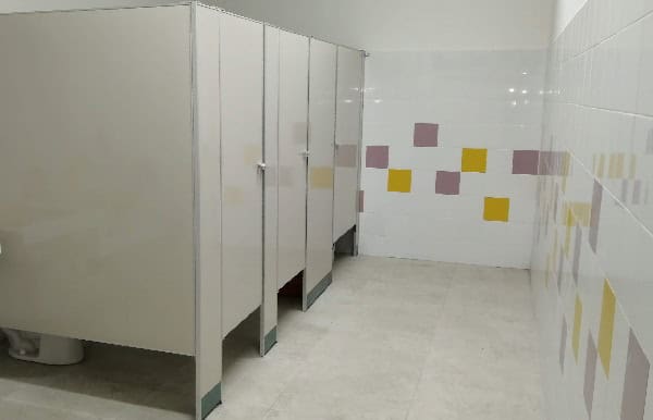 Mampara para sanitarios modelo estándar