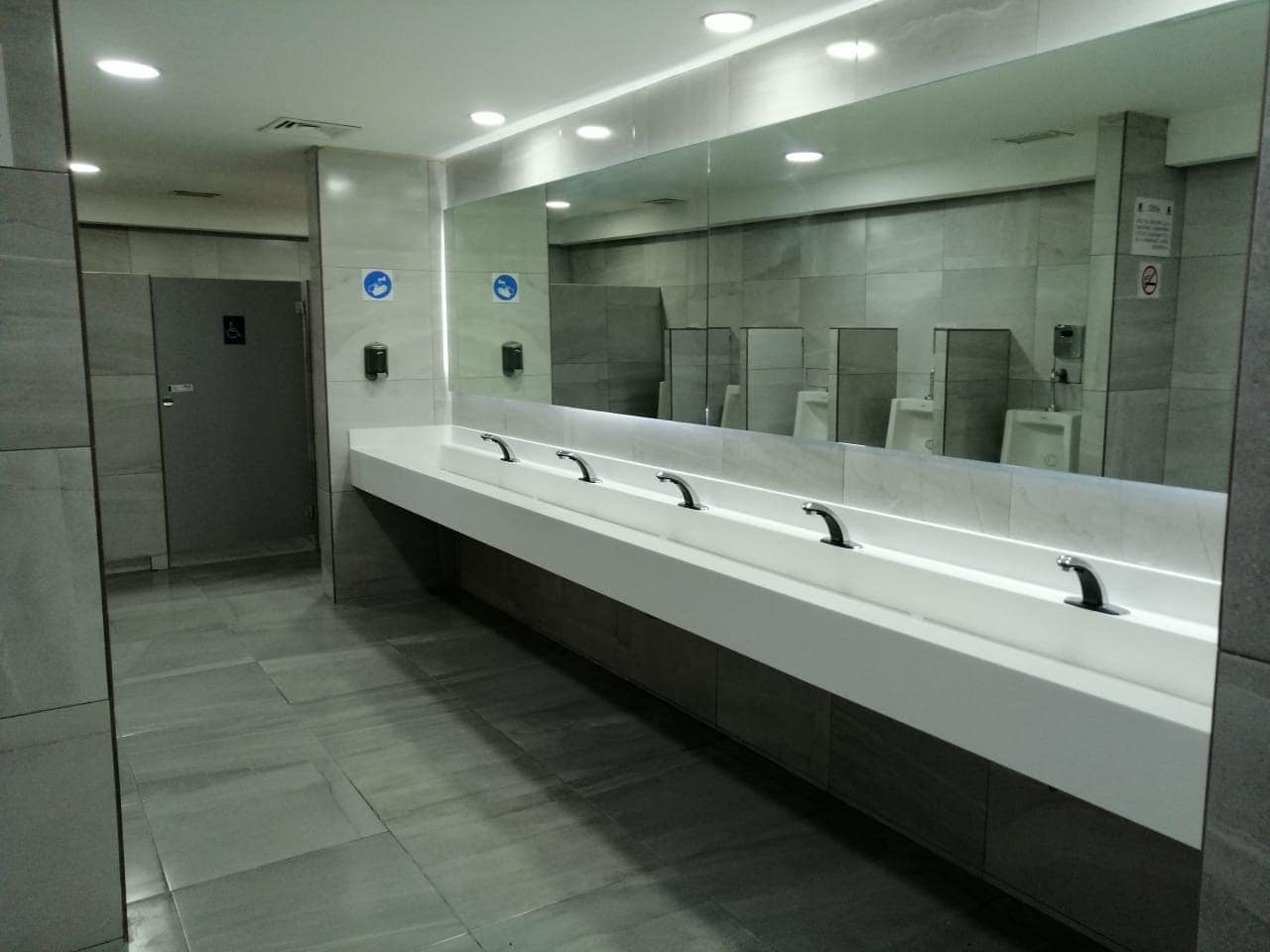 Cubiertas de superficie sólida (CORIAN)