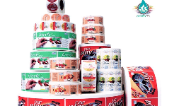 Etiquetas adheribles en rollo a la medida marca propia