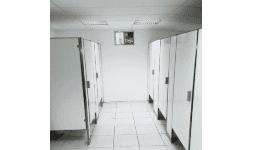 Mamparas para Sanitarios de Centro Comerciales en Acero Esmaltado