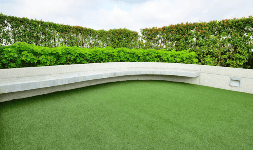 Instalacion de cesped sintetico para camellones