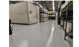 Pisos epóxicos de rápida instalación para almacenes