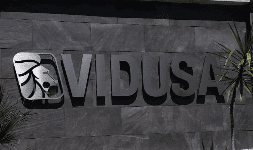 Anuncios publicitarios en 3d en acabado anodizado