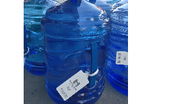 Agua destilada para procesos industriales