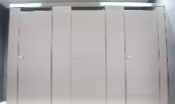 Mampara para sanitarios modelo estándar reforzado 4300 Sanile