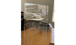 Mampara de acrilico cristal para escritorio