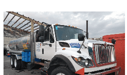 Transporte de agua potable en pipas de 22 y 42 metros cúbicos