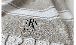 Toalla con logotipo  FOUTA práctica y liviana, 100% algodón