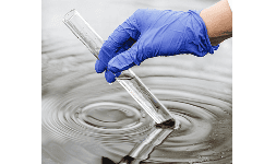Agua bidestilada para la industria química 