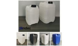 Garrafas de plastico negras