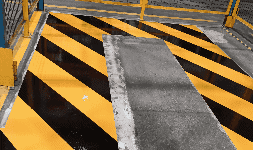 Aplicación de pintura de tráfico para fábricas 