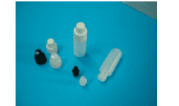 Botella plástica de 3 ml con tapón e inserto dosificador