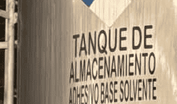 Limpieza de tanques de almacenamiento para productos químicos