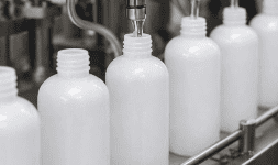 Maquila integral de envasado en botellas de plástico