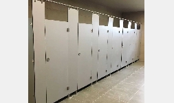 Mamparas sanitarias de laminado compacto