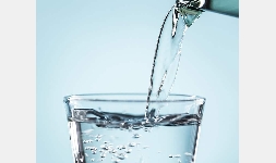 Agua tridestilada